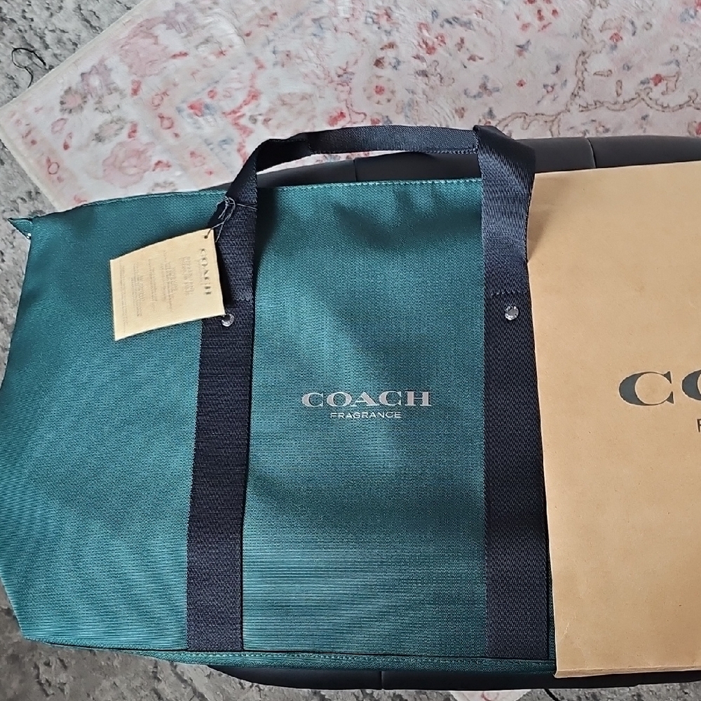 Coach Dark Green Duffel Bag with Black Straps - Picture 3 of 3